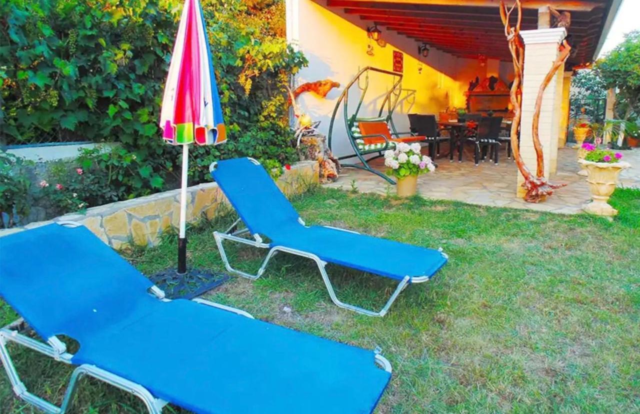 Stefanias Prasoudi Beach Ágios Matthaíos 외부 사진