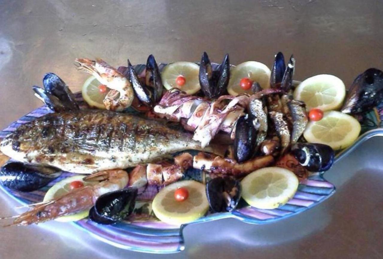 Stefanias Prasoudi Beach Ágios Matthaíos 외부 사진